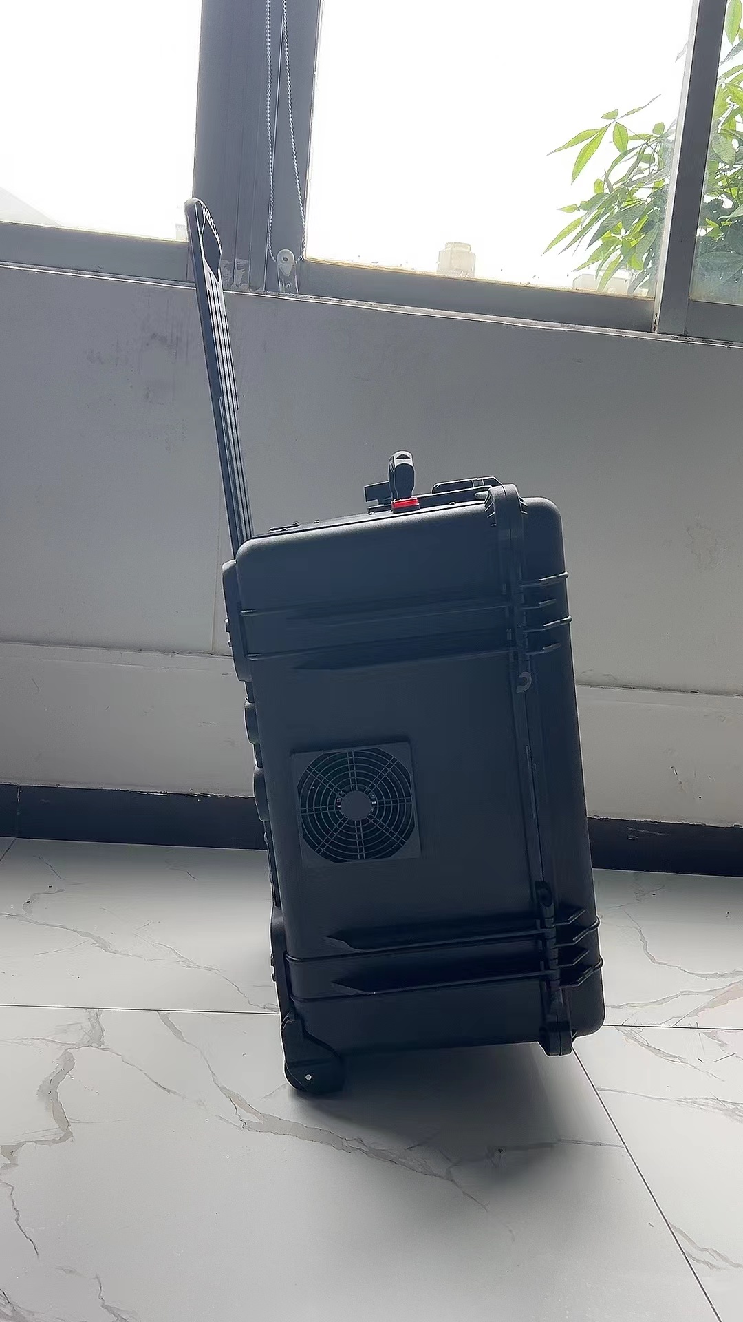 环翠手拉箱型移动通信干扰器